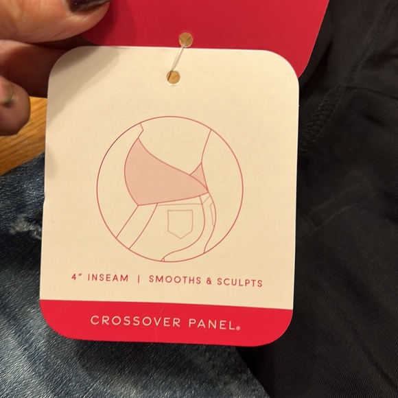 Over Belly Destruction Midi Maternity Jean Short Medium Denim Wash (Isabel mat.) - Picture 7 of 12